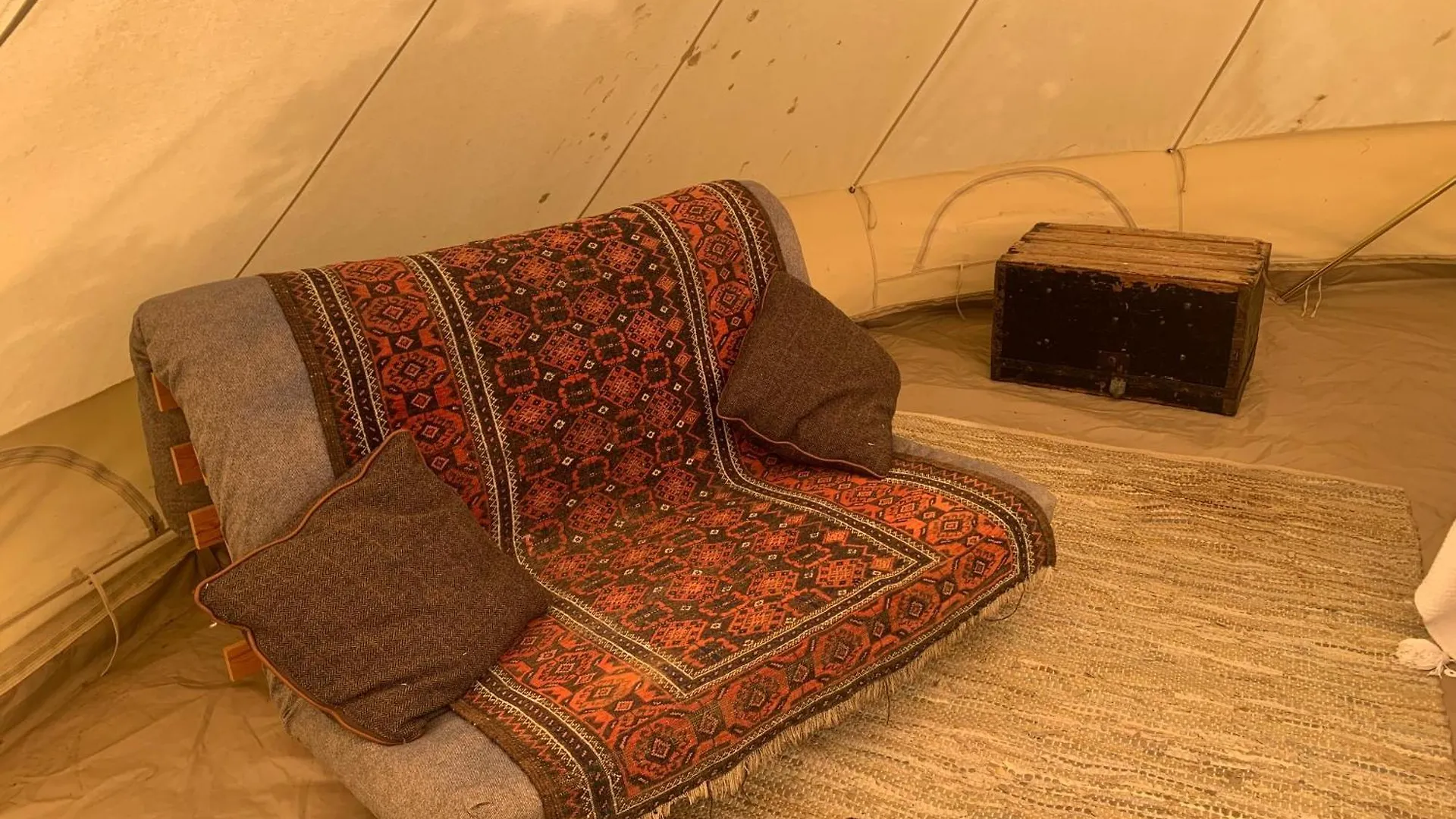 Отель Spindle Tree Glamping Near Брайтонн Роскошный шатер